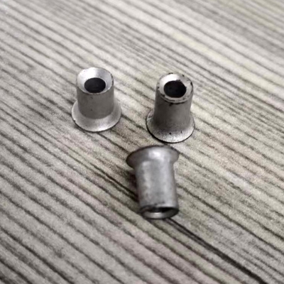 Nity samogwintujące Dacromet Wykończenie Nity samogwintujące 7,45 mm Łeb 3,1 mm Otwór wewnętrzny