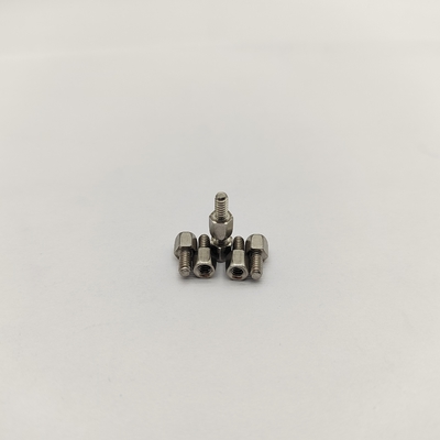 Przemysłowe dystanse sześciokątne SS316/Mosiądz obrabiane CNC, gwinty niestandardowe