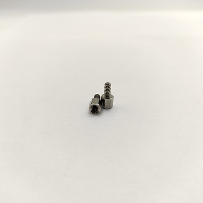 Stojaki dystansowe sześciokątne M2-M12 Mosiądz Stal nierdzewna Długości niestandardowe Montaż PCB