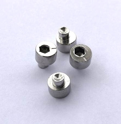 SS304 Mimośrodowa śruba regulacyjna tylnej osi M4x10 Polerowany metal