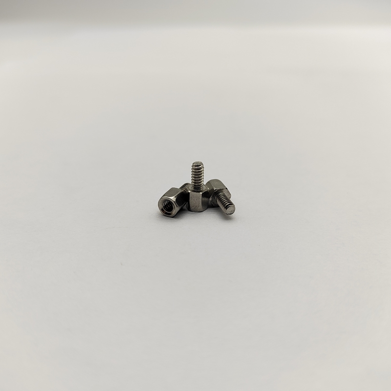 Stojaki dystansowe sześciokątne M2-M12 Mosiądz Stal nierdzewna Długości niestandardowe Montaż PCB