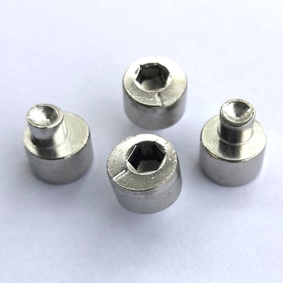 Mimośrodowa śruba regulacyjna długości gwintu 4,5 mm. Skok gwintu trzpienia śruby 4,9 mm